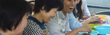 屋上菜園付きエコヴィレッジで種だんごワークショップ！楽しく真剣なひととき
